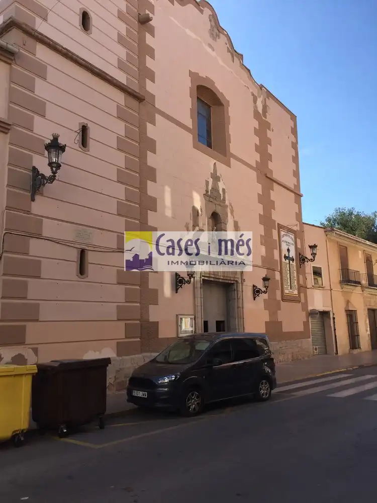 Vista exterior de Local en venta en Rafelbuñol / Rafelbunyol