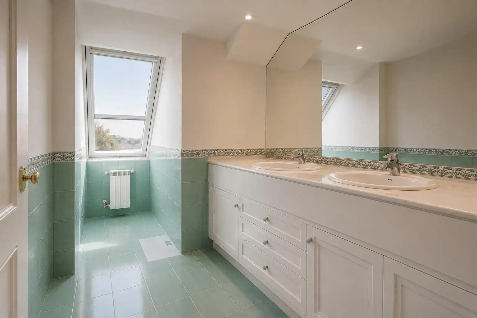 Bathroom of Detached homes for sale in Madrid  with Air Conditioner, Heating and Private garden