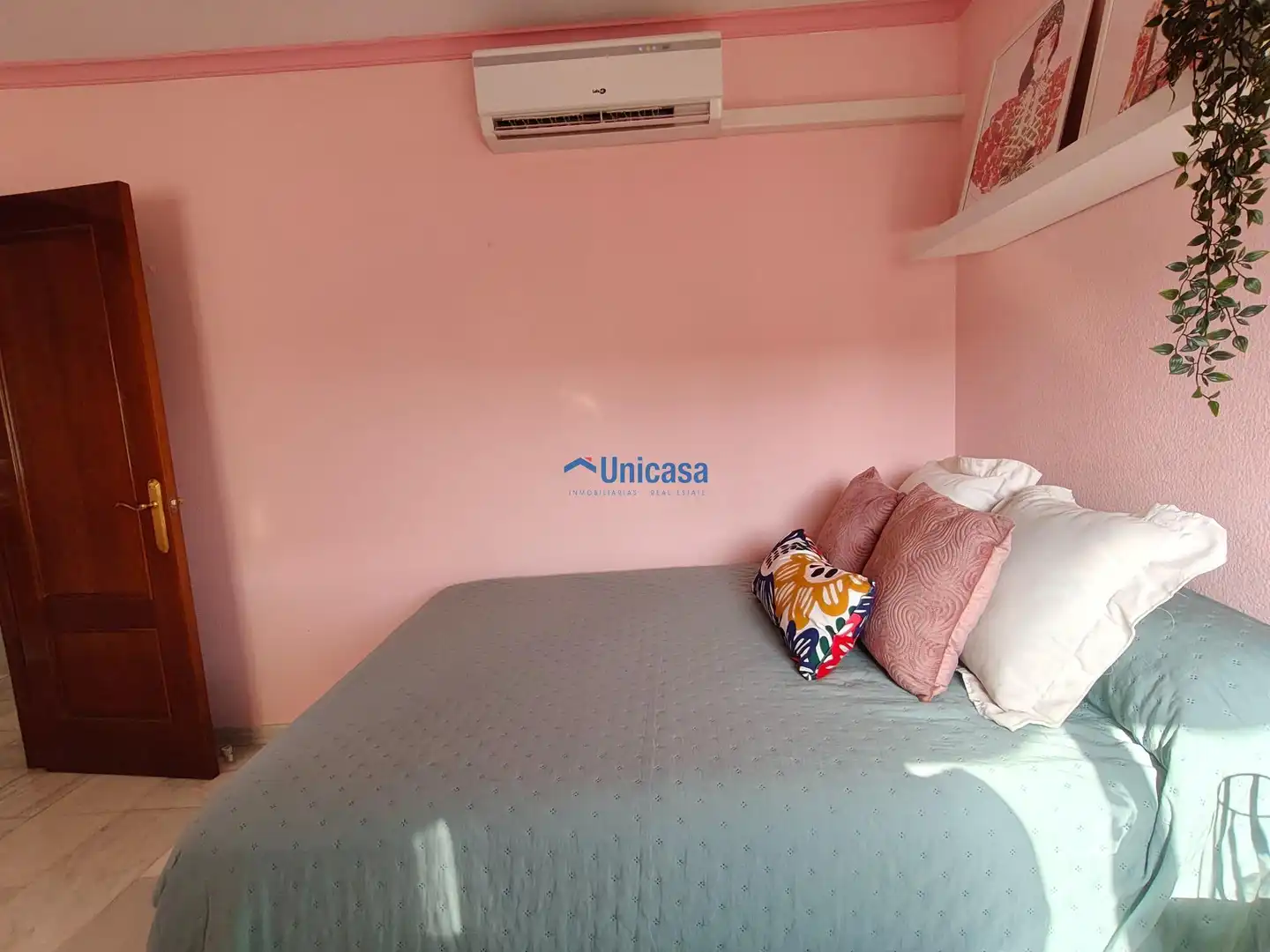 Habitación de Casa adosada en venta en Málaga con Terraza