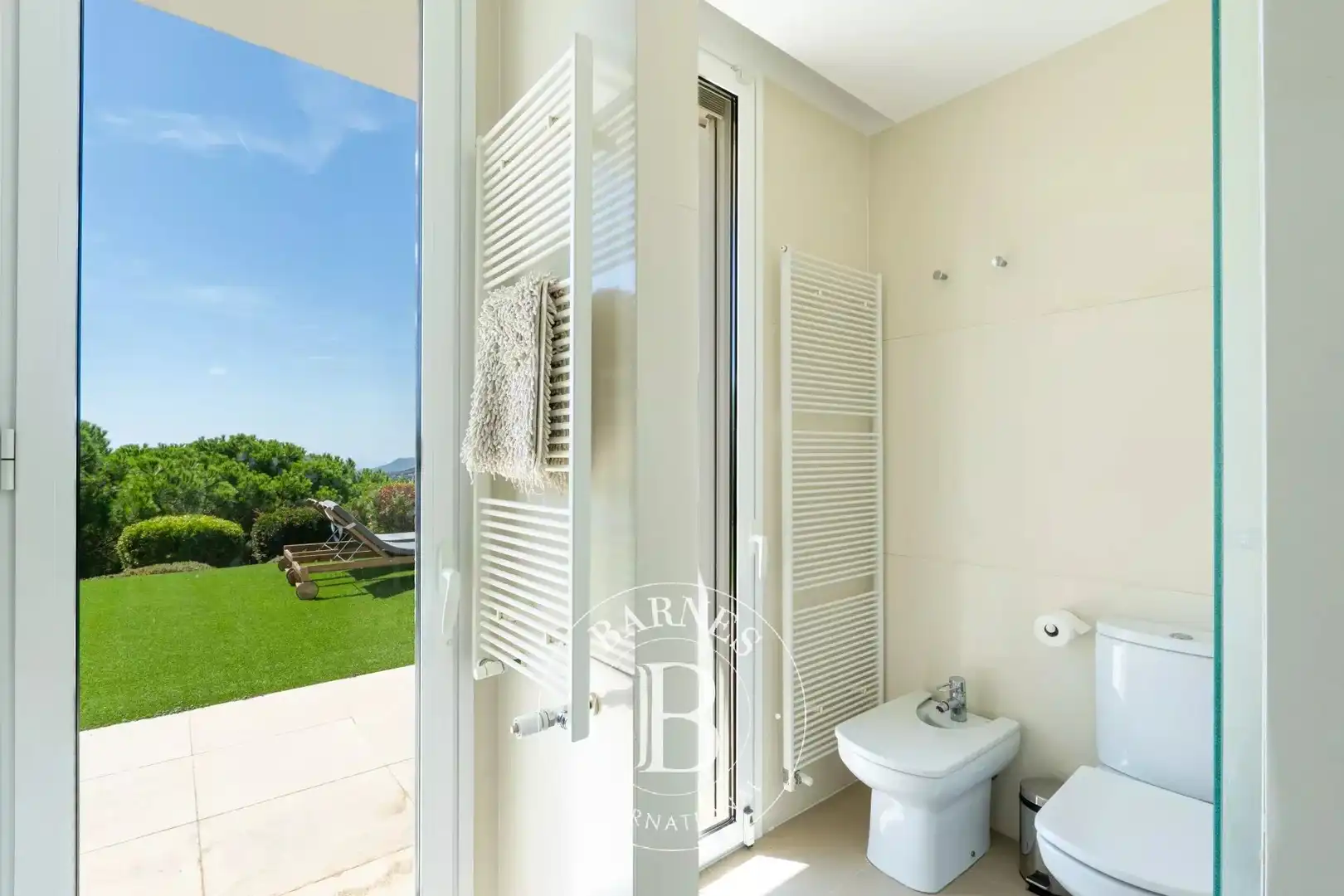 Badezimmer von Haus oder Chalet zum Verkauf in Sant Andreu de Llavaneres mit Klimaanlage, Heizung und Privatgarten