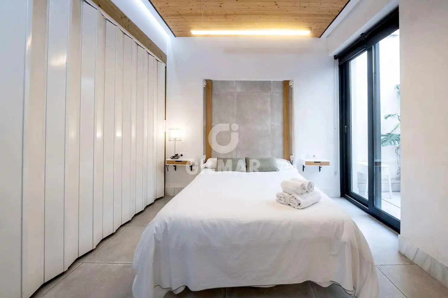 Bedroom of Flat for sale in Sevilla  with Heating, Swimming Pool and Furnished