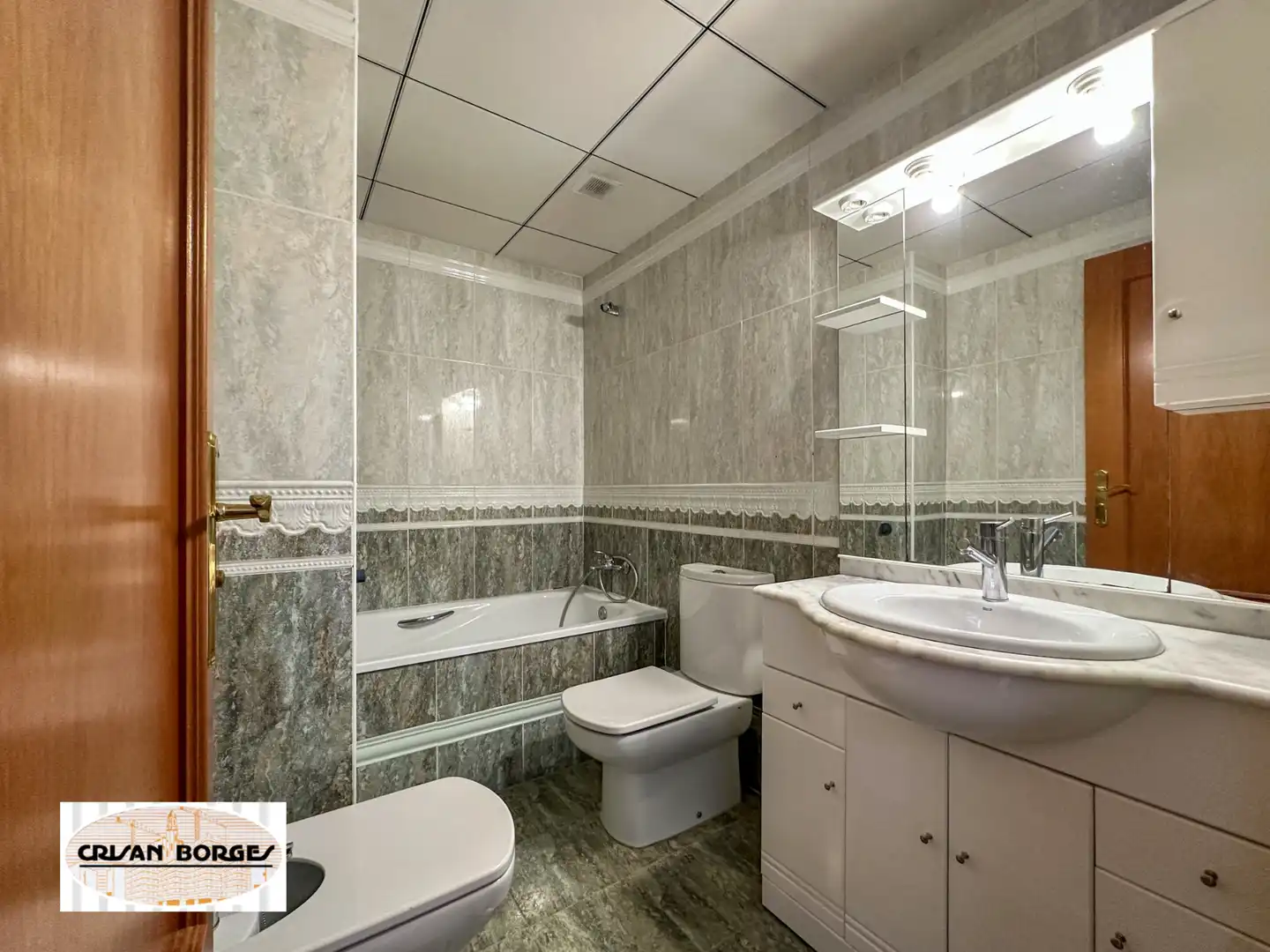Bathroom of Flat for sale in Reus  with Air Conditioner, Private garden and Parquet flooring