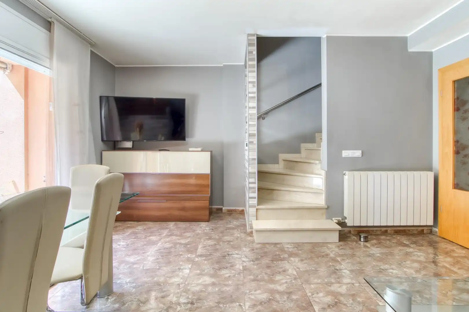 Casa adosada en venta en Figueres con Calefacción, Jardín privado y Balcón