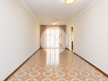 Piso con balcón en venta en Centre
