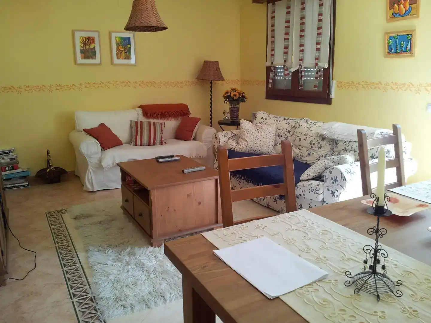 Sala d'estar de Casa o xalet en venda en Frías amb Jardí privat, Traster i Moblat