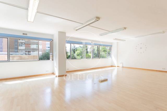 Oficina en Alquiler en Carrer de Sabino Arana en La Maternitat i Sant Ramon