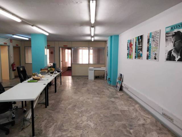 Oficina en Alquiler en Plaça Sant Joan en Centre Històric