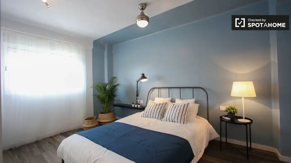 Bedroom of Flat for rent in Valencia  with Air Conditioner, Heating and Furnished
