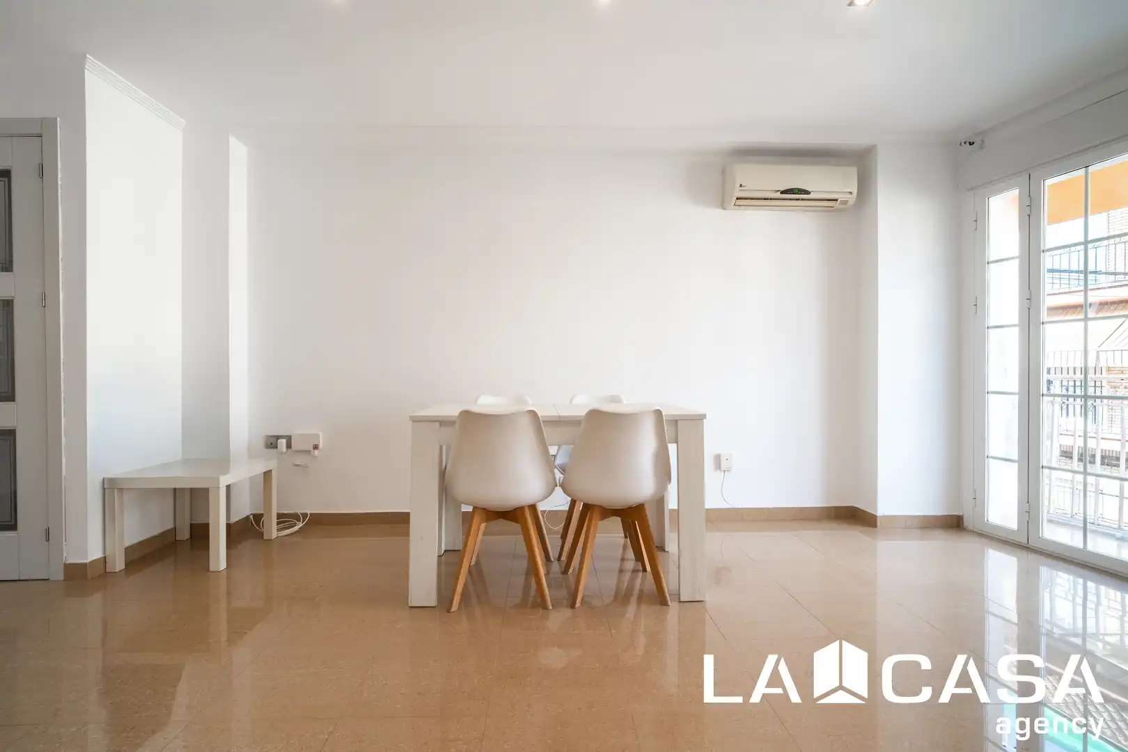 Sala d'estar de Pis en venda en Sevilla amb Aire condicionat, Calefacció i Terrassa