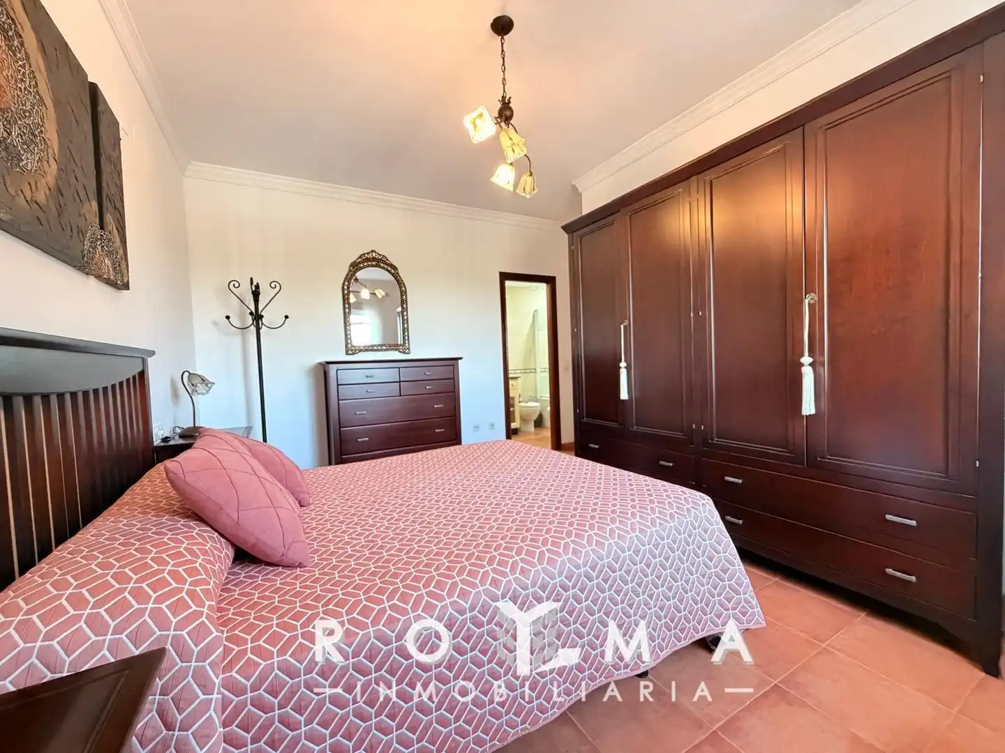 Habitación de Piso de alquiler en Dos Hermanas con Aire acondicionado, Calefacción y Jardín privado