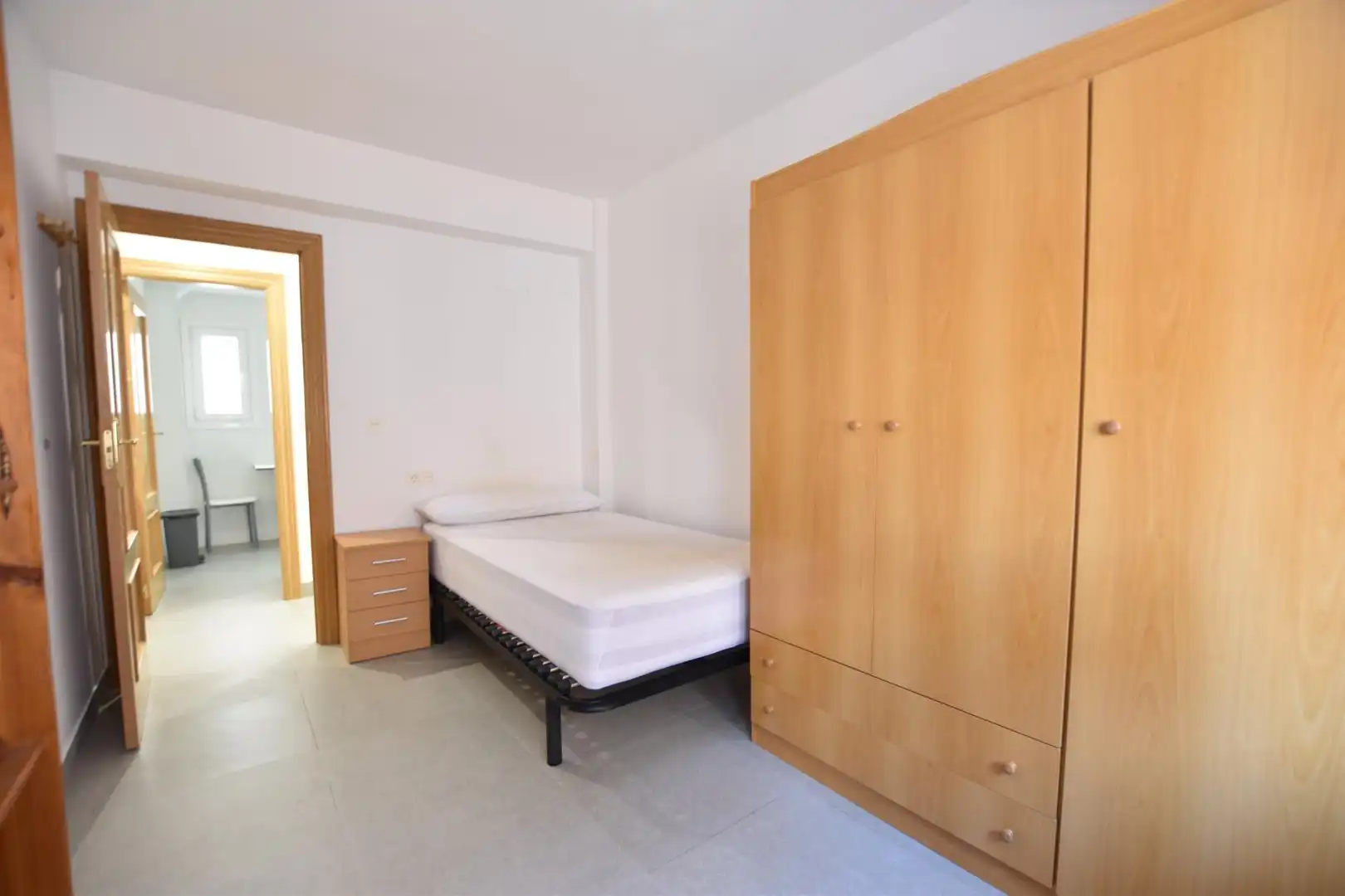Bedroom of Flat for rent in Granada  with Air Conditioner and Furnished