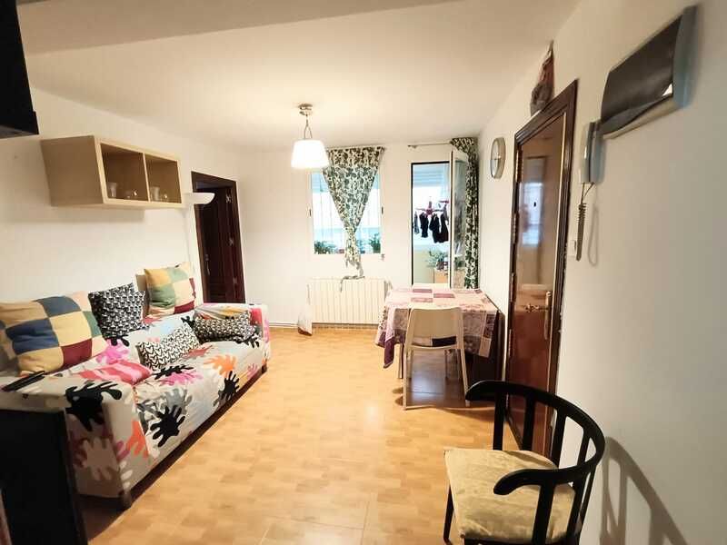 Habitación de Piso en venta en  Madrid Capital con Calefacción y Terraza