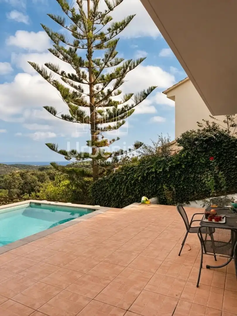 Casa con piscina in vendita a Sant Cebrià de Vallalta