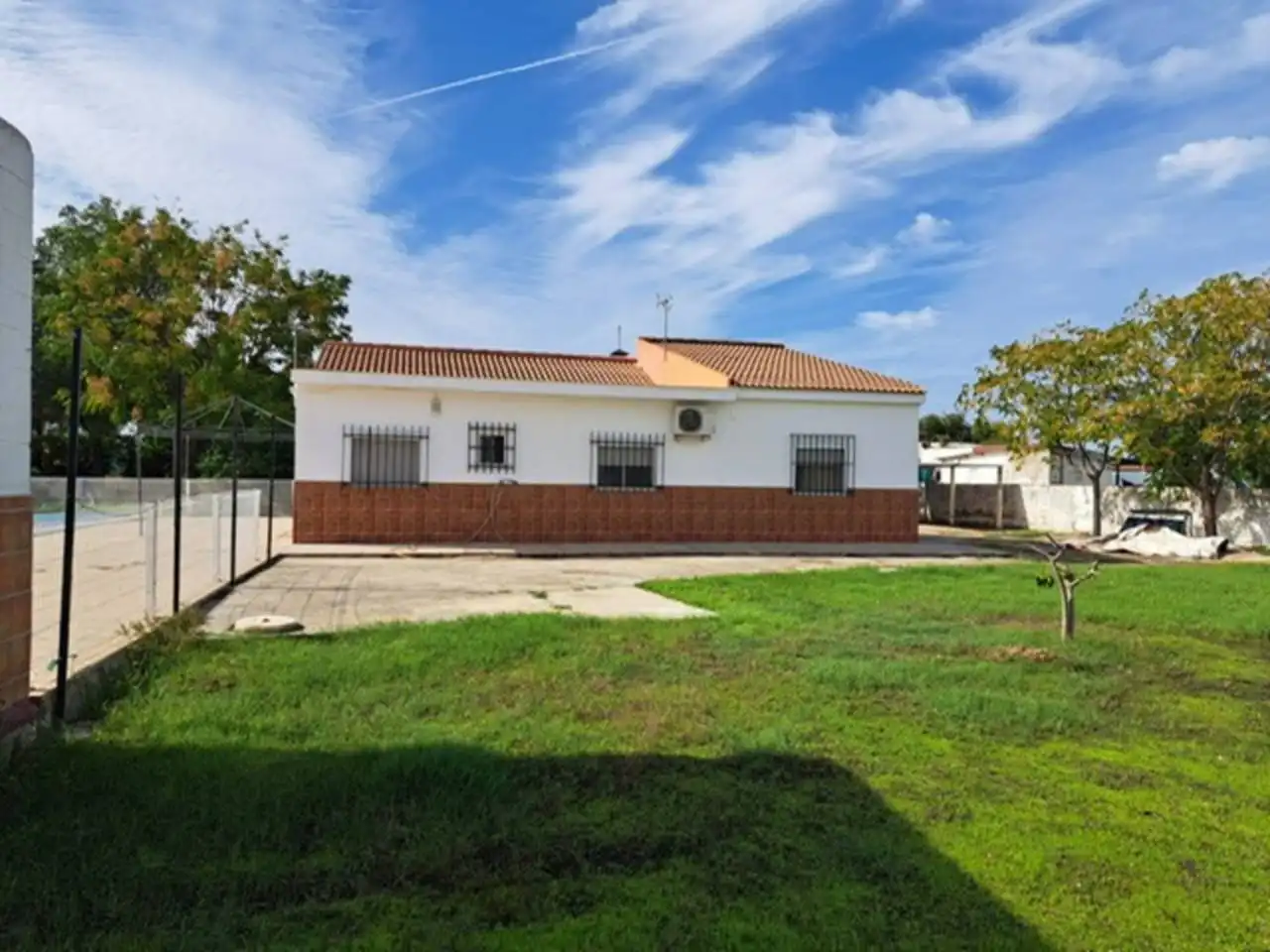 Vista exterior de Casa o chalet en venta en Carmona con Aire acondicionado, Calefacción y Jardín privado