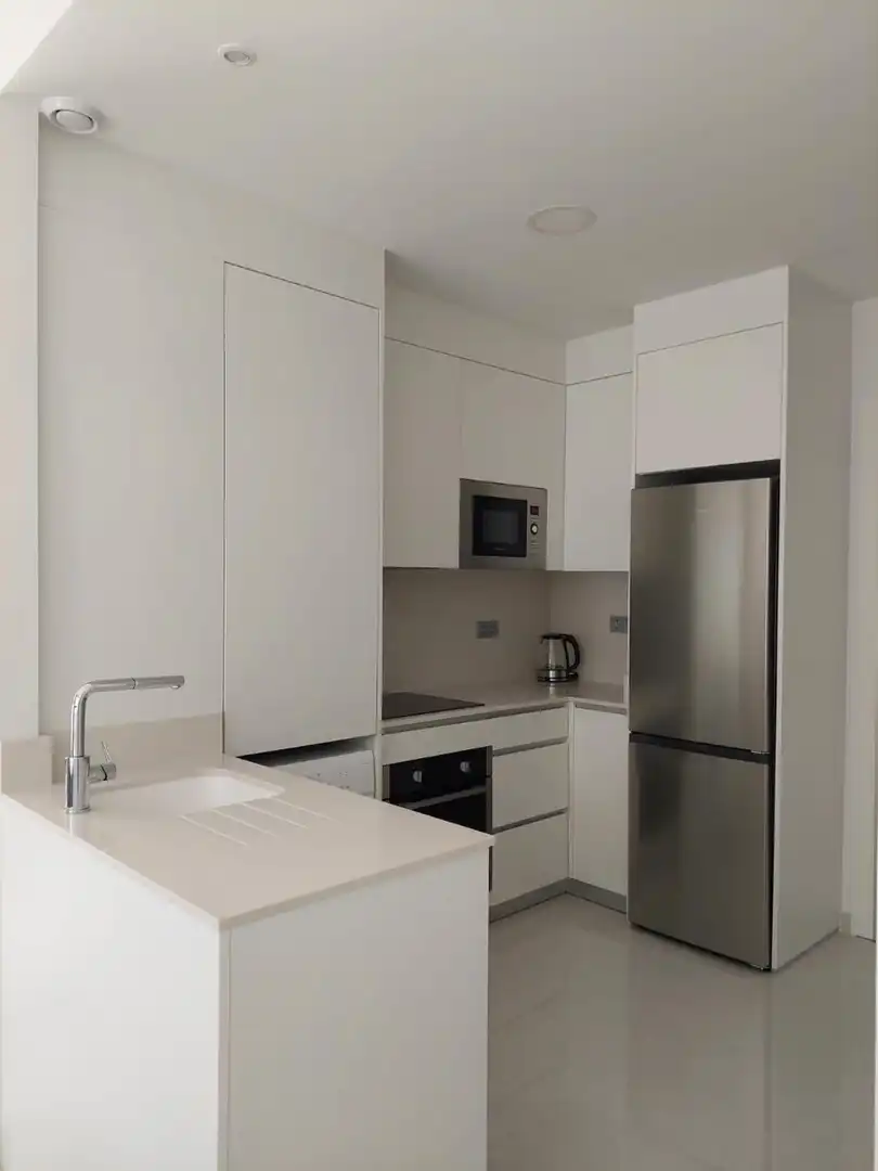 Cuina de Apartament de lloguer en Torrevieja amb Aire condicionat, Calefacció i Piscina