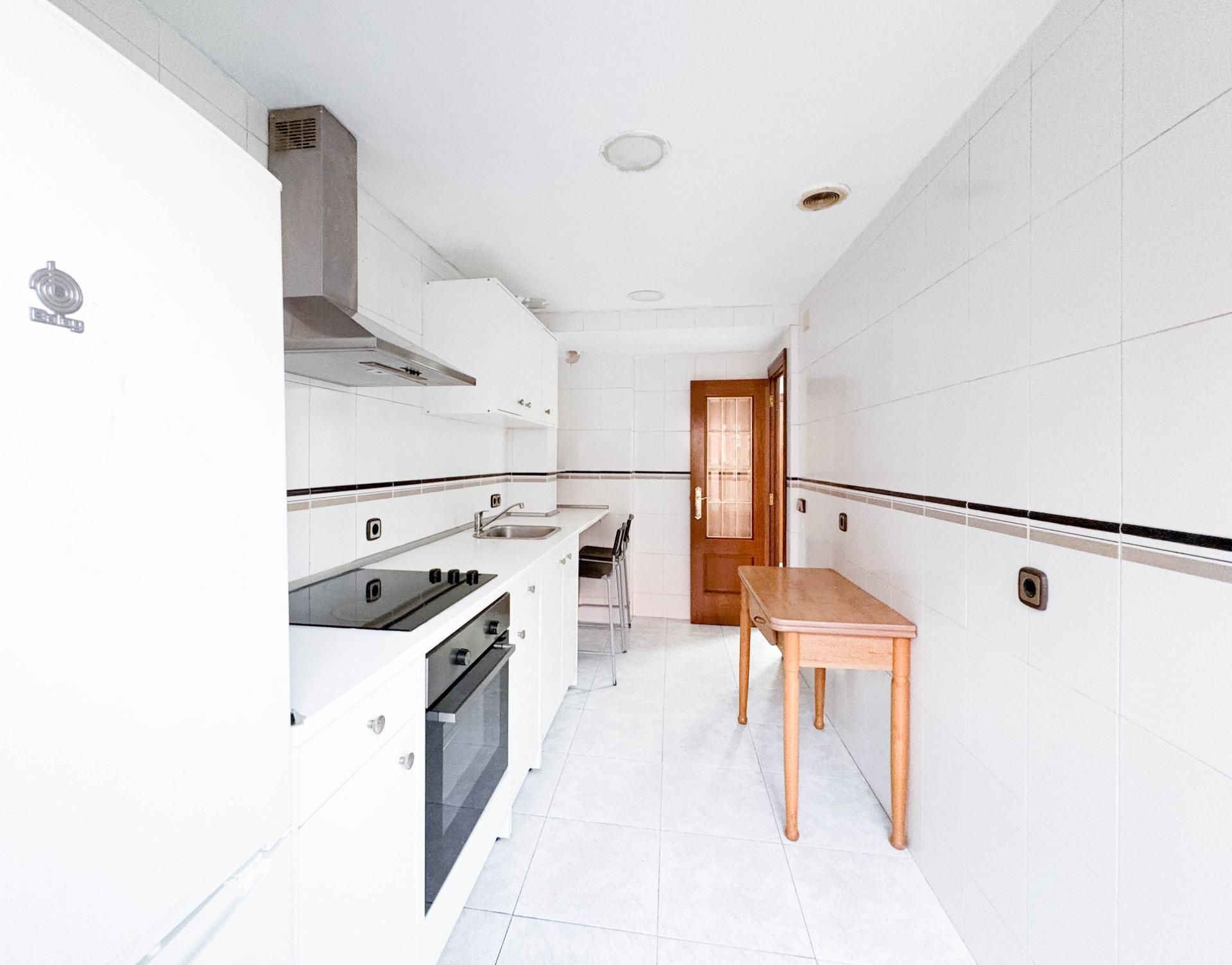 Flat to rent in Calle BERENGUER MONTOLIU, La Malva-rosa