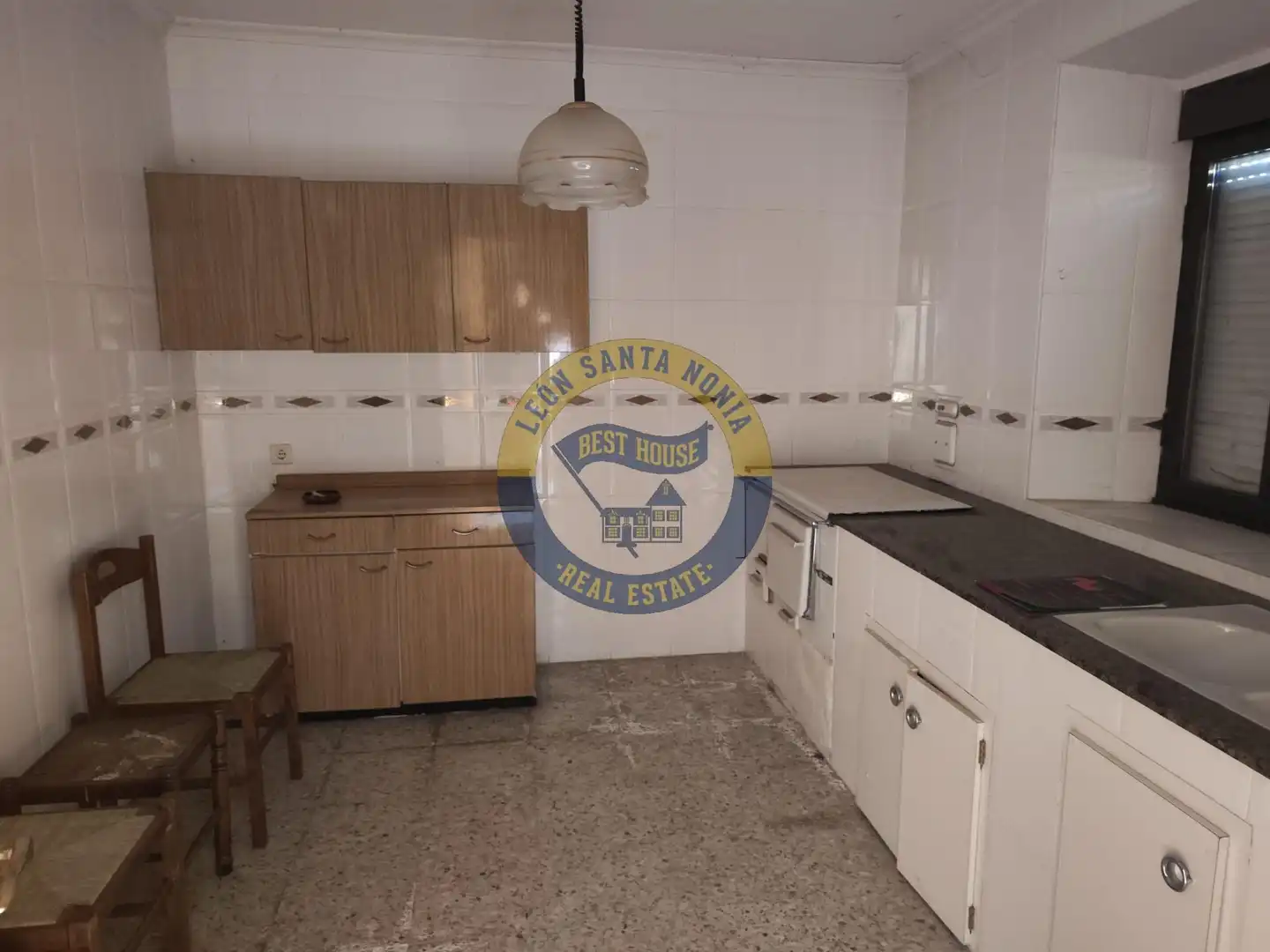 Cuina de Casa o xalet en venda en Rioseco de Tapia amb Traster i Balcó