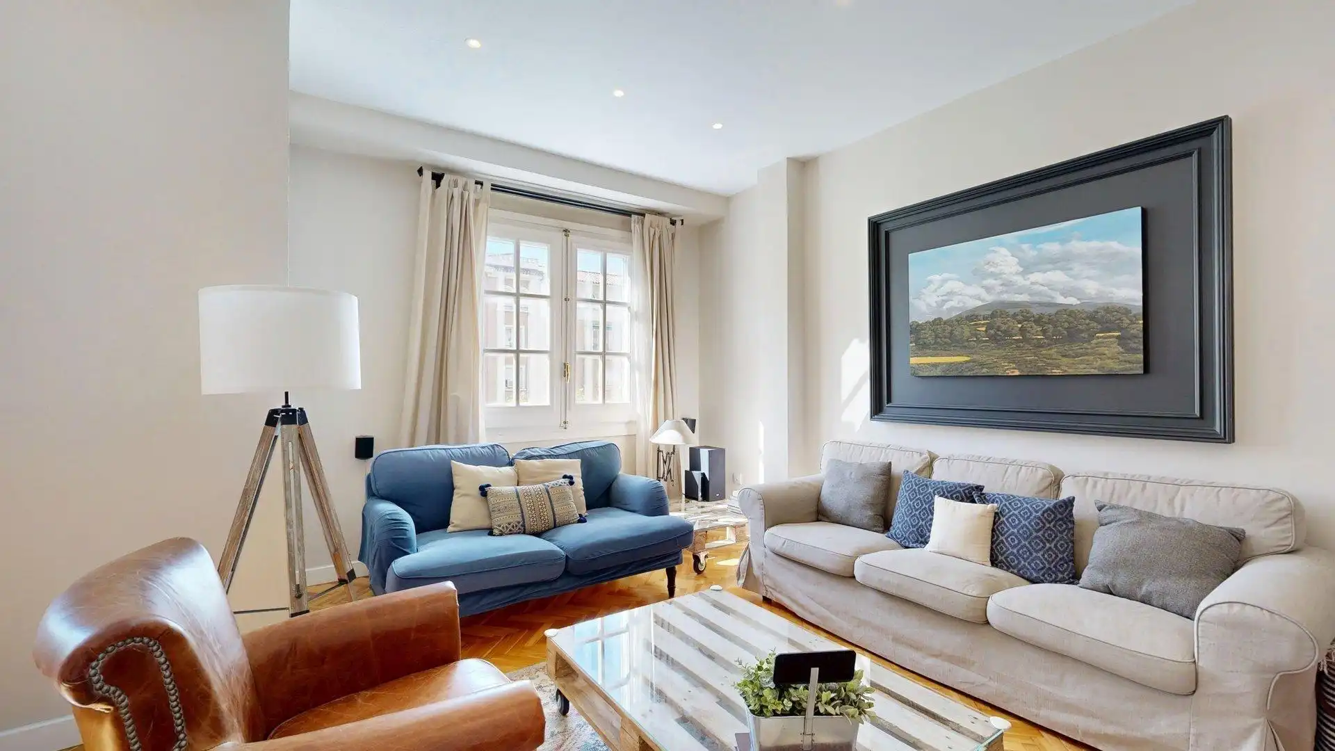 Living room of Flat for sale in Zaragoza  with Air Conditioner, Heating and Parquet flooring
