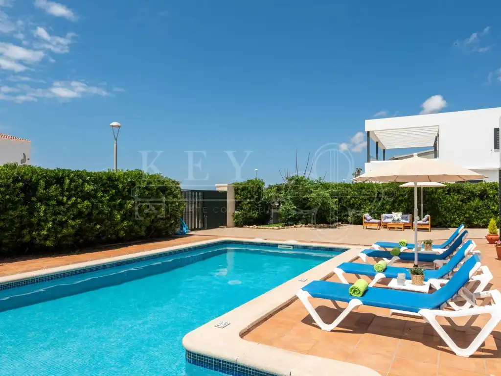 Casa con terraza en venta en Cala Blanca, imagen 7