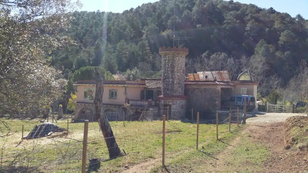 Casa rústica amb piscina en venda a Cabanelles, imagen 63