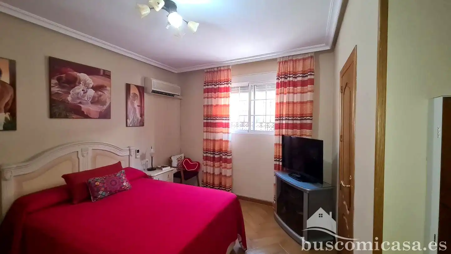 Habitación de Planta baja en venta en Linares con Aire acondicionado