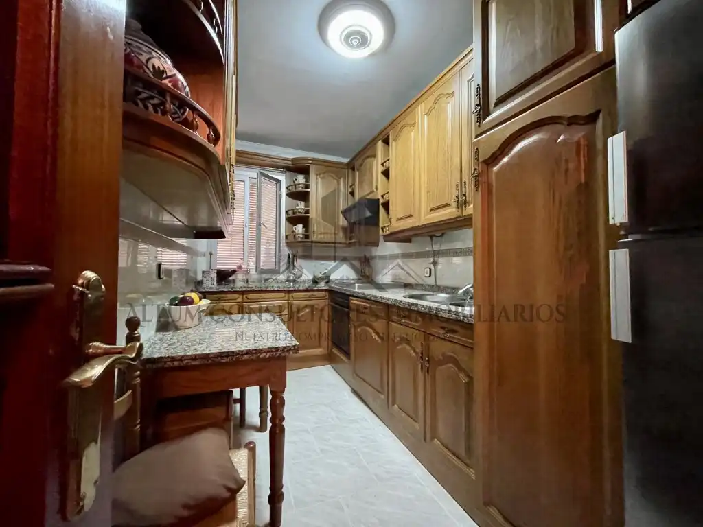 Kitchen of Flat for sale in Sevilla