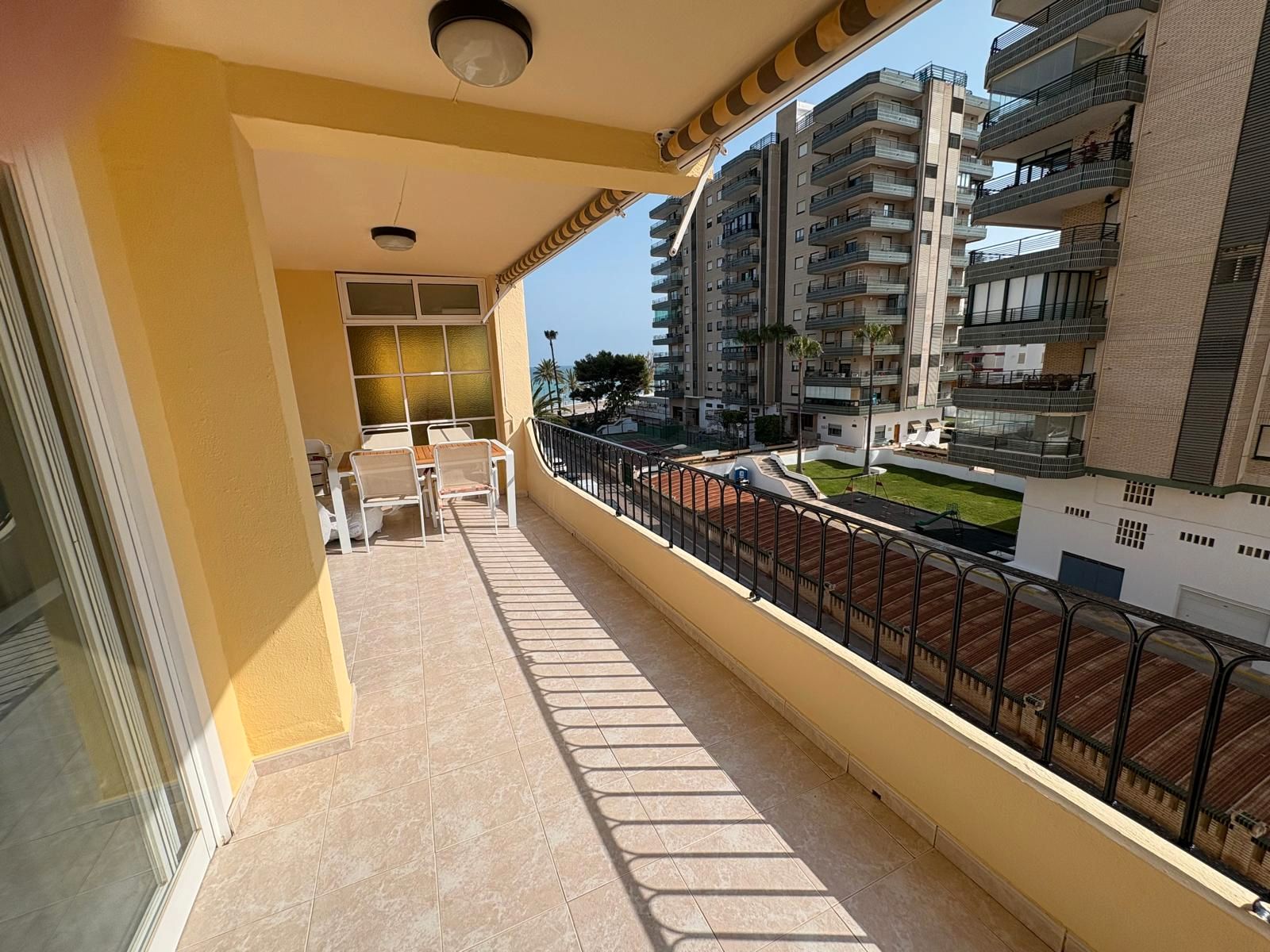 Terrassa de Apartament de lloguer en Benicasim / Benicàssim amb Aire condicionat, Terrassa i Moblat