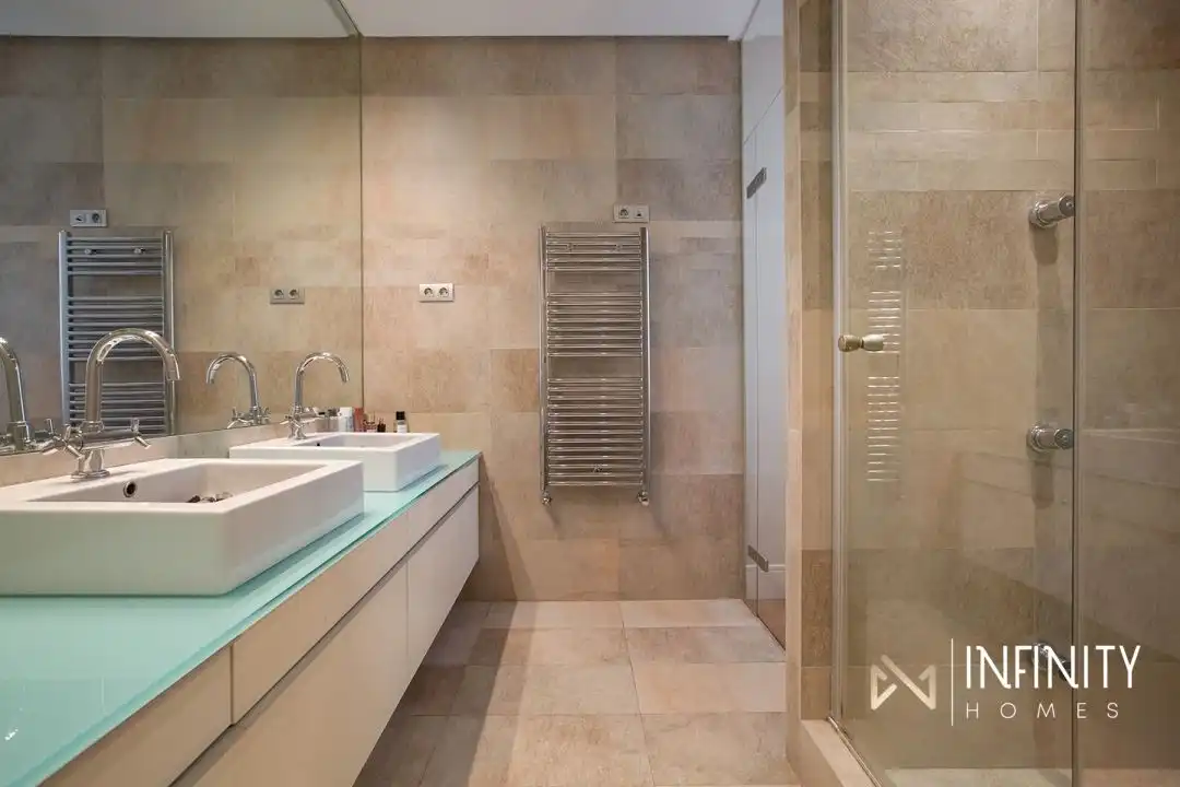 Baño de Piso de alquiler en Bilbao  con Calefacción, Terraza y Horno