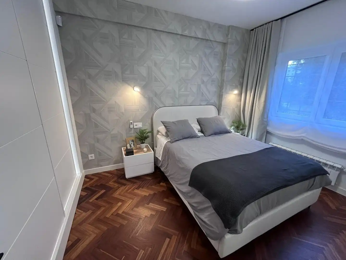 Habitación de Apartamento de alquiler en A Coruña Capital  con Calefacción y Amueblado