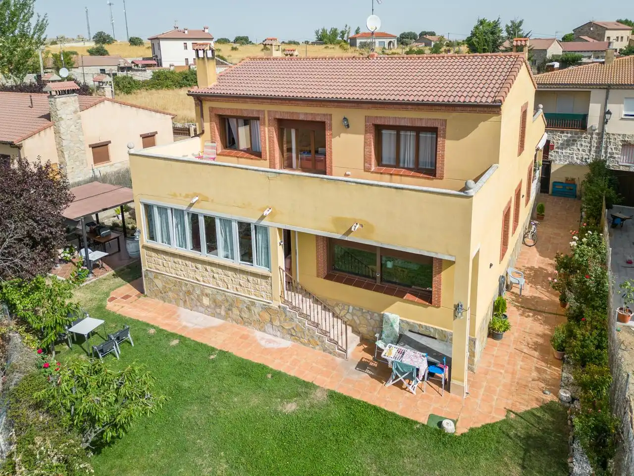 Vista exterior de Casa o chalet en venta en Ávila con Calefacción, Jardín privado y Terraza