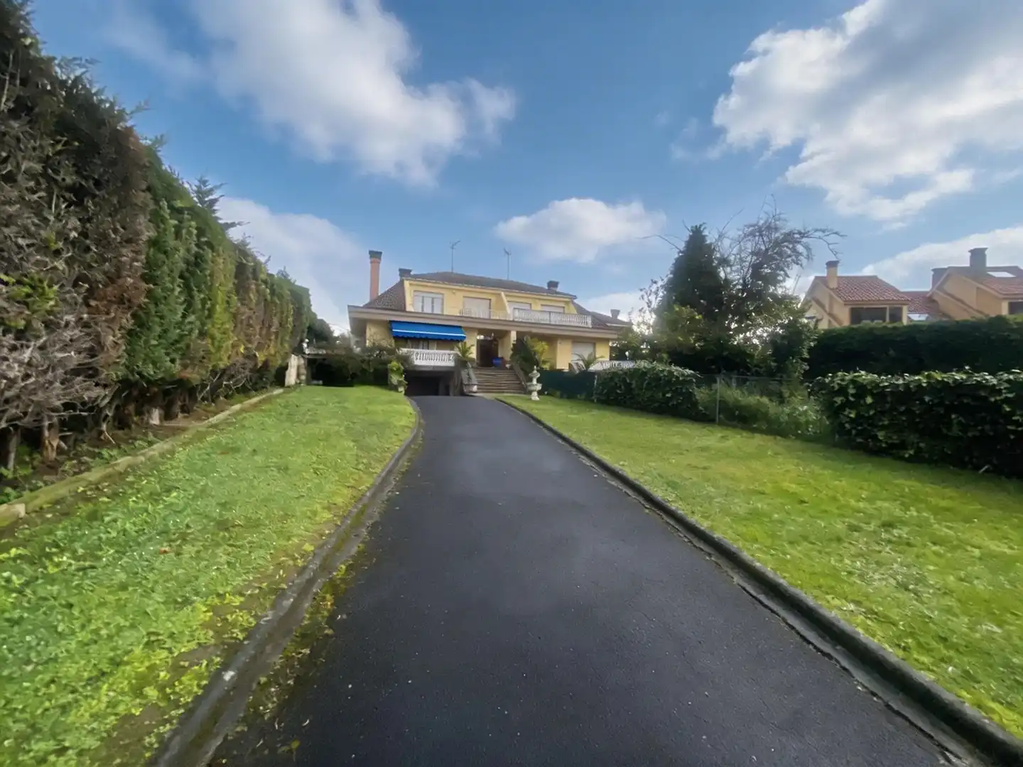 Vista exterior de Casa o chalet en venta en Gijón  con Jardín privado, Terraza y Balcón