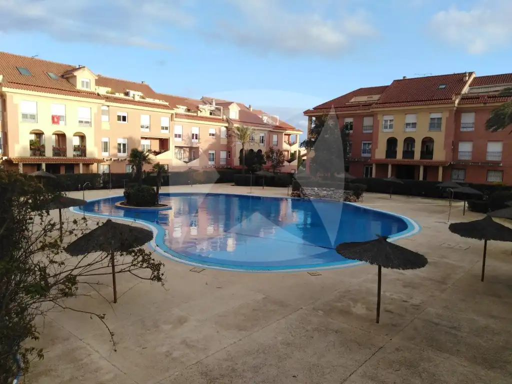 Piscina de Pis en venda en Badajoz amb Aire condicionat, Jardí privat i Terrassa
