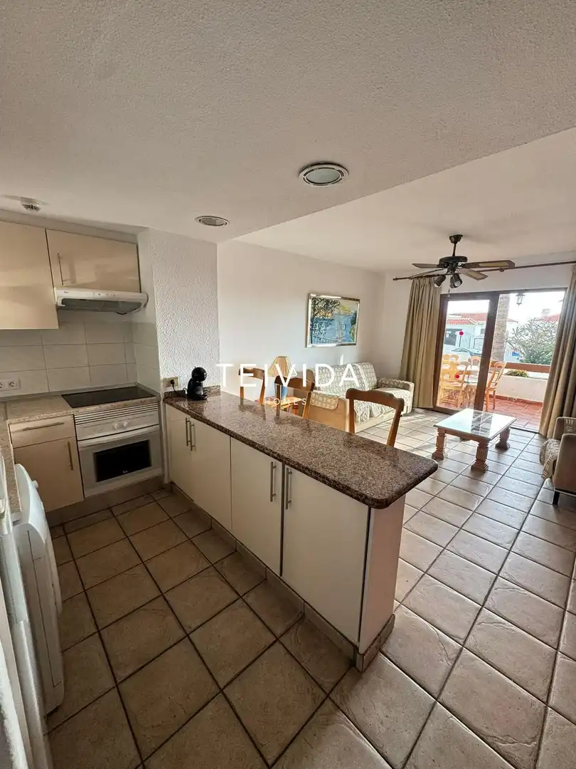 Cocina de Piso en venta en Arona con Terraza, Piscina y Piscina comunitaria
