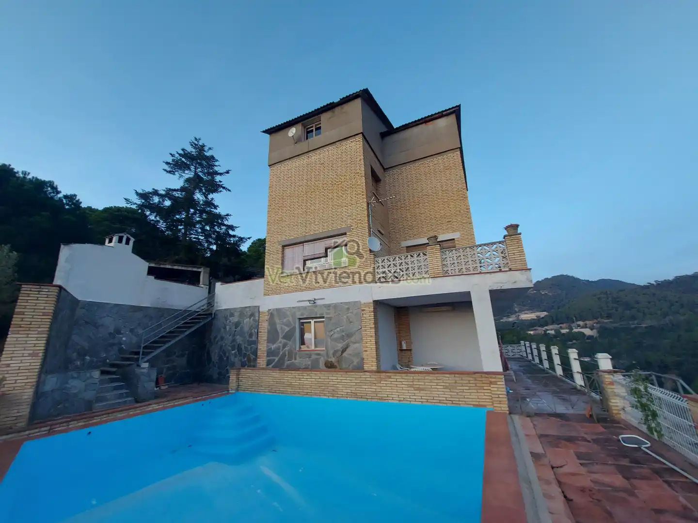 Vista exterior de Casa o chalet en venta en Olesa de Montserrat con Calefacción, Jardín privado y Terraza