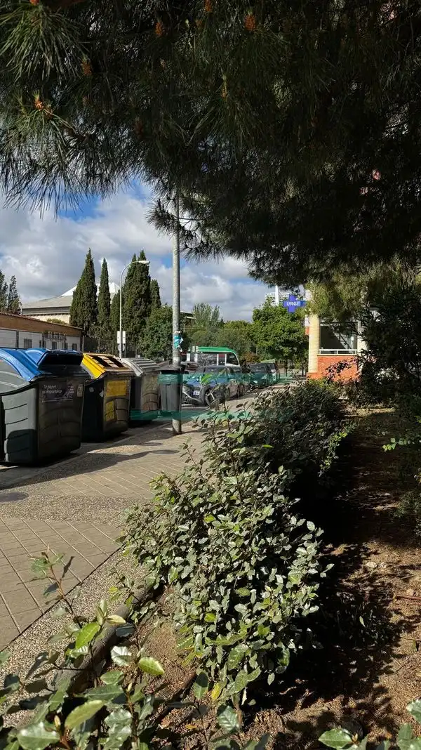 Parkplatz von Wohnung zur Miete in Granada mit Klimaanlage, Heizung und Waschmaschine