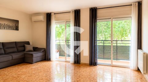 Foto 4 de Casa adosada en venta en Cl Magallanes, Avenida de Abril - 9 de Octubre, Sagunto / Sagunt