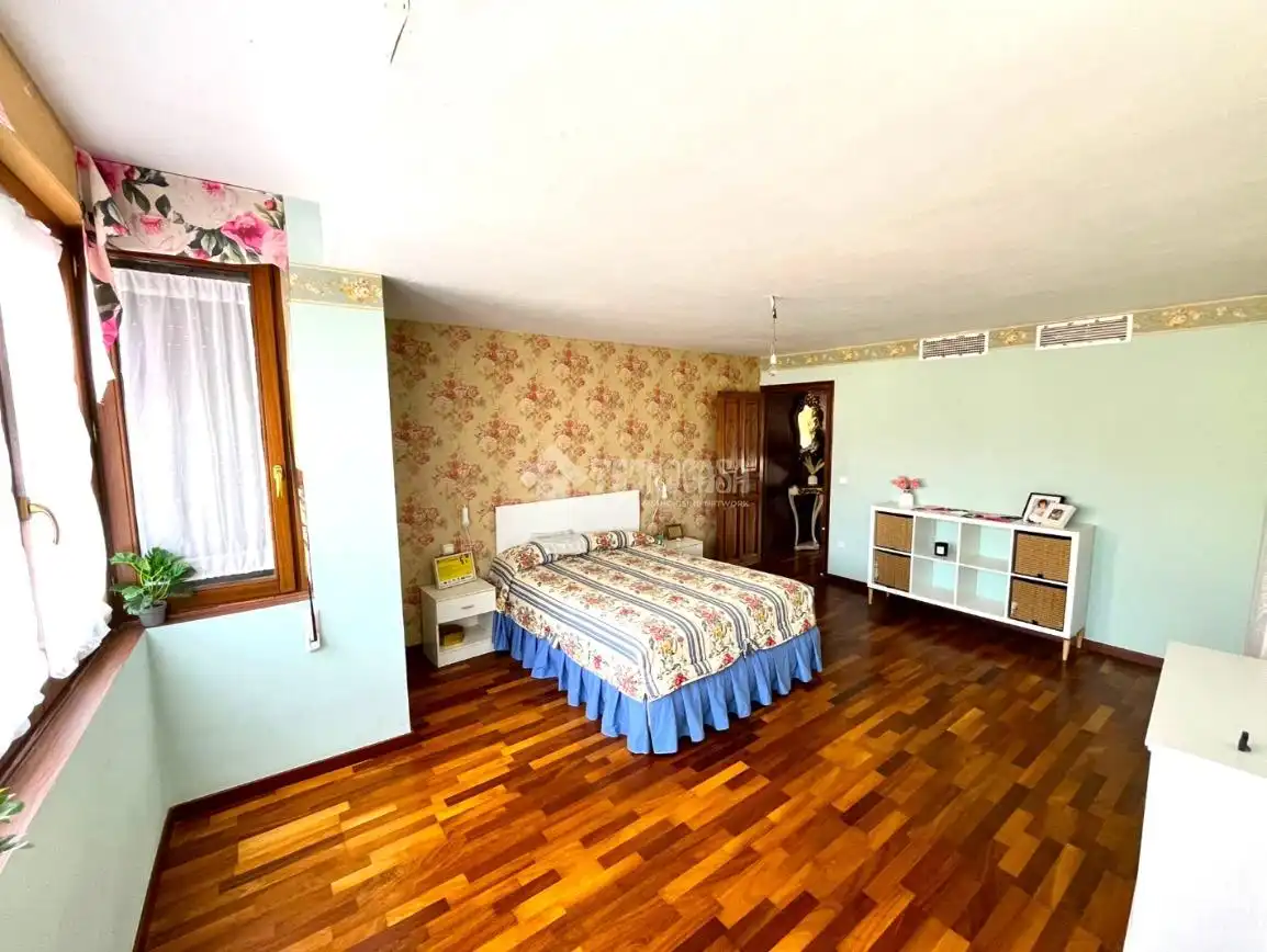 Habitación de Casa adosada en venta en Villamayor de Gállego con Aire acondicionado y Terraza