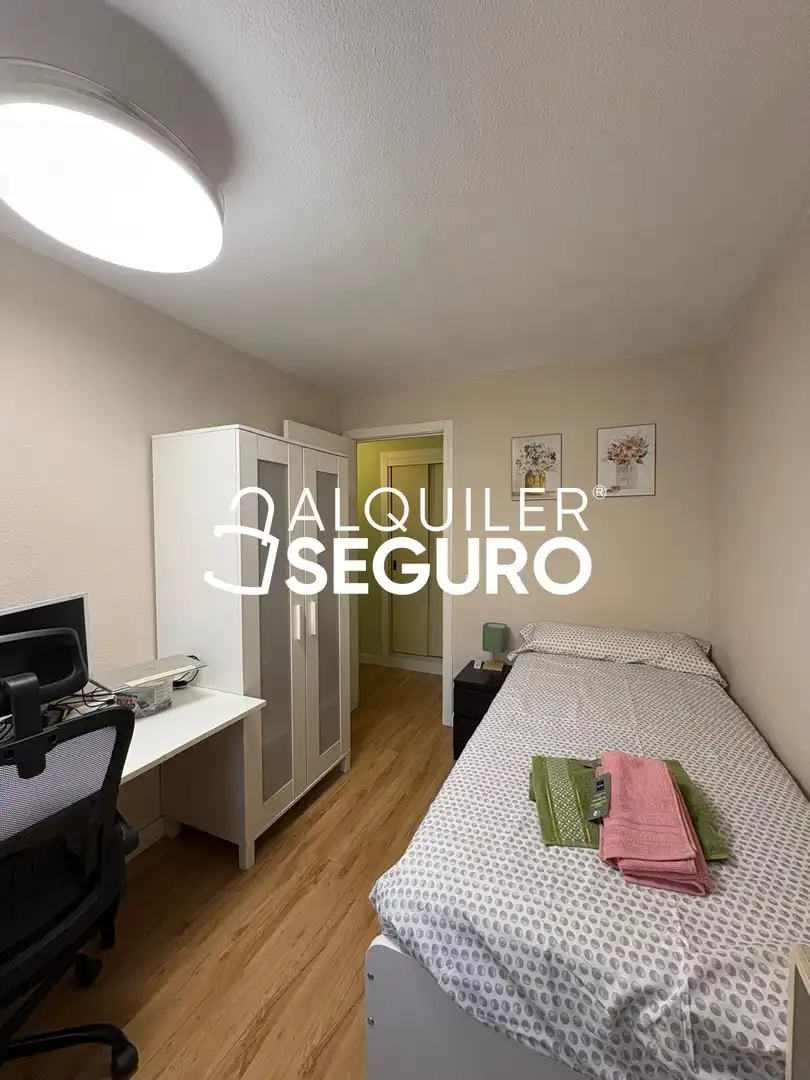 Bedroom of Flat for rent in Puente de Vallecas