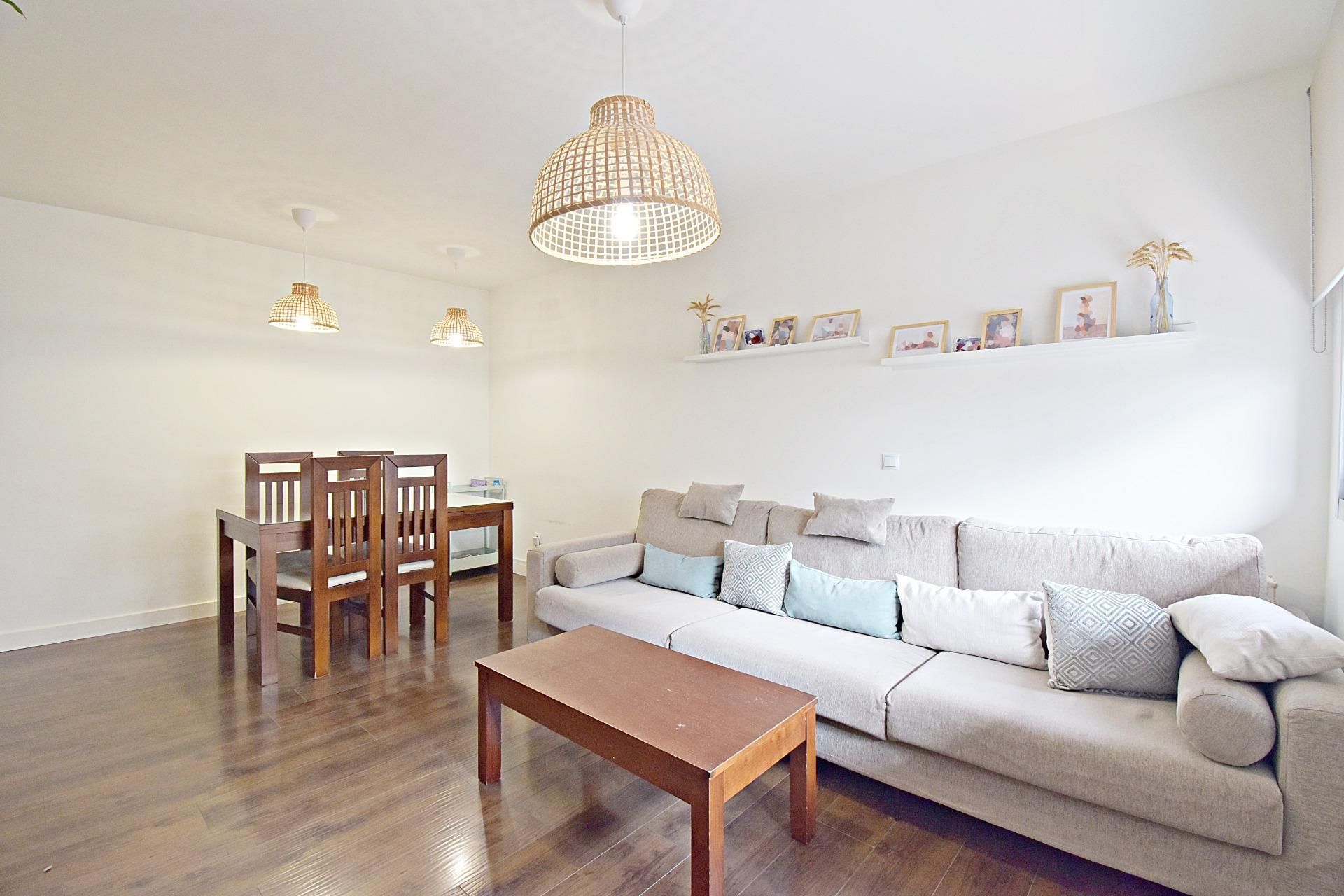 Wohnzimmer von Wohnung zum Verkauf in Jerez de la Frontera mit Klimaanlage, Privatgarten und Parkett