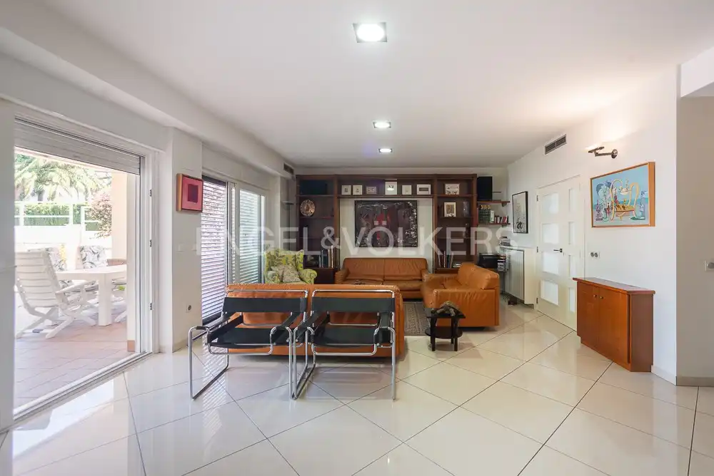Vista exterior de Casa o xalet en venda en Benicasim / Benicàssim amb Calefacció, Jardí privat i Terrassa