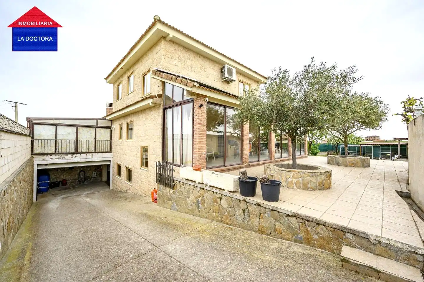 Vista exterior de Casa o chalet en venta en Méntrida con Aire acondicionado, Calefacción y Jardín privado