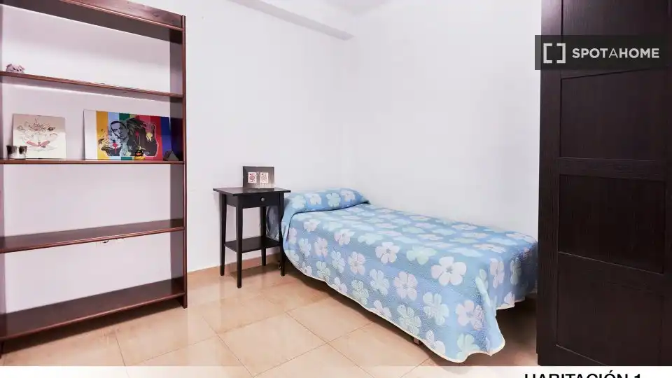 Room in Los Remedios