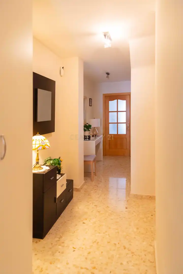 Wohnung zum Verkauf in Alameda mit Klimaanlage, Abstellraum und Mikrowelle