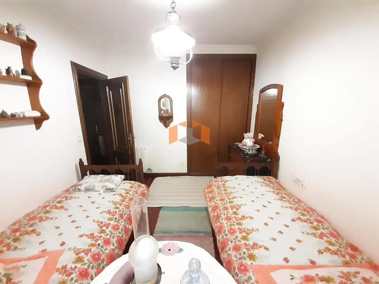 Habitación de Piso en venta en Vigo  con Calefacción, Parquet y Trastero