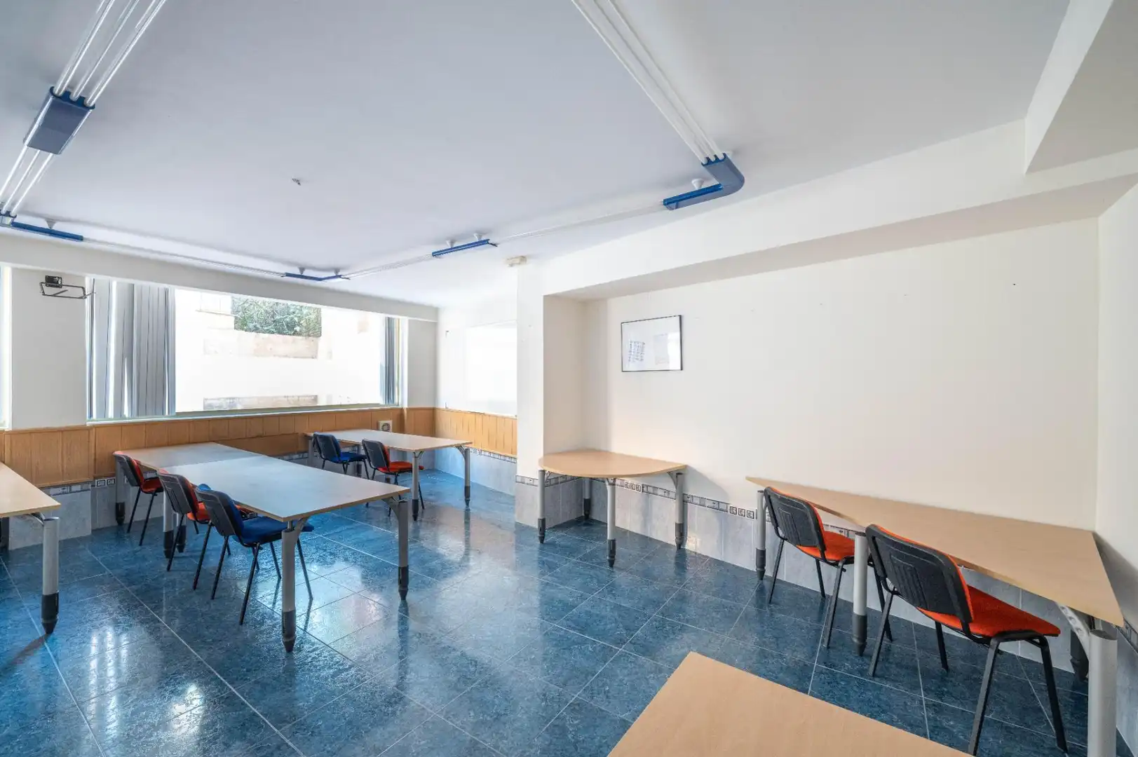 Commercial properties for sale in Las Gabias  with Air Conditioner, Heating and Furnished