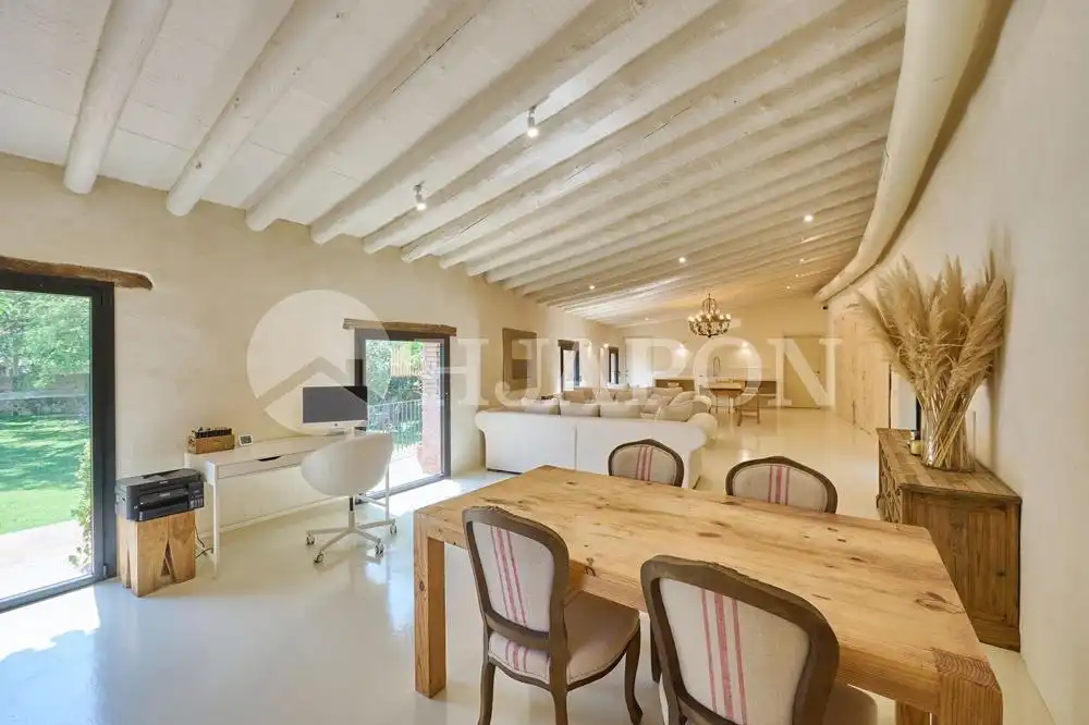 Esszimmer von Haus oder Chalet zum Verkauf in Alella mit Klimaanlage, Heizung und Privatgarten