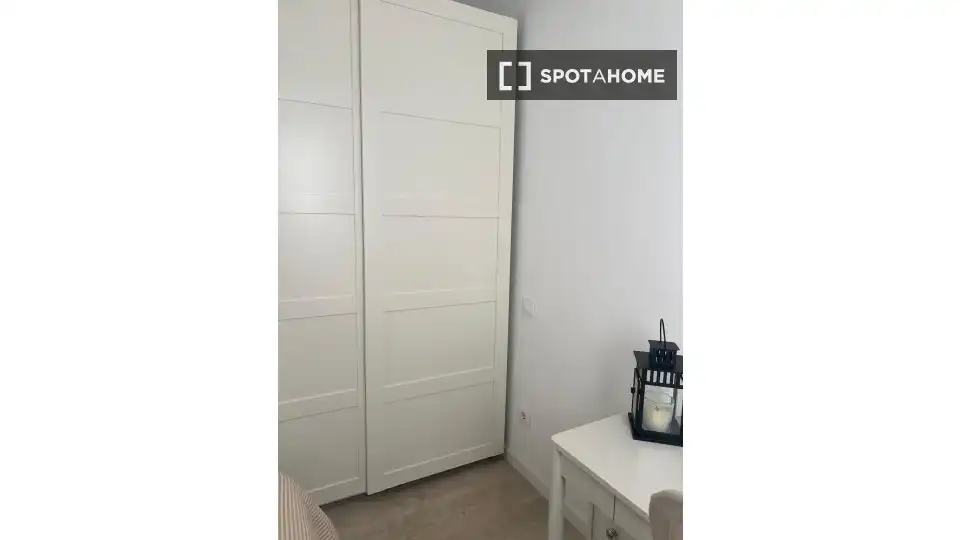Bedroom of Flat for rent in Madrid  with Air Conditioner, Heating and Furnished