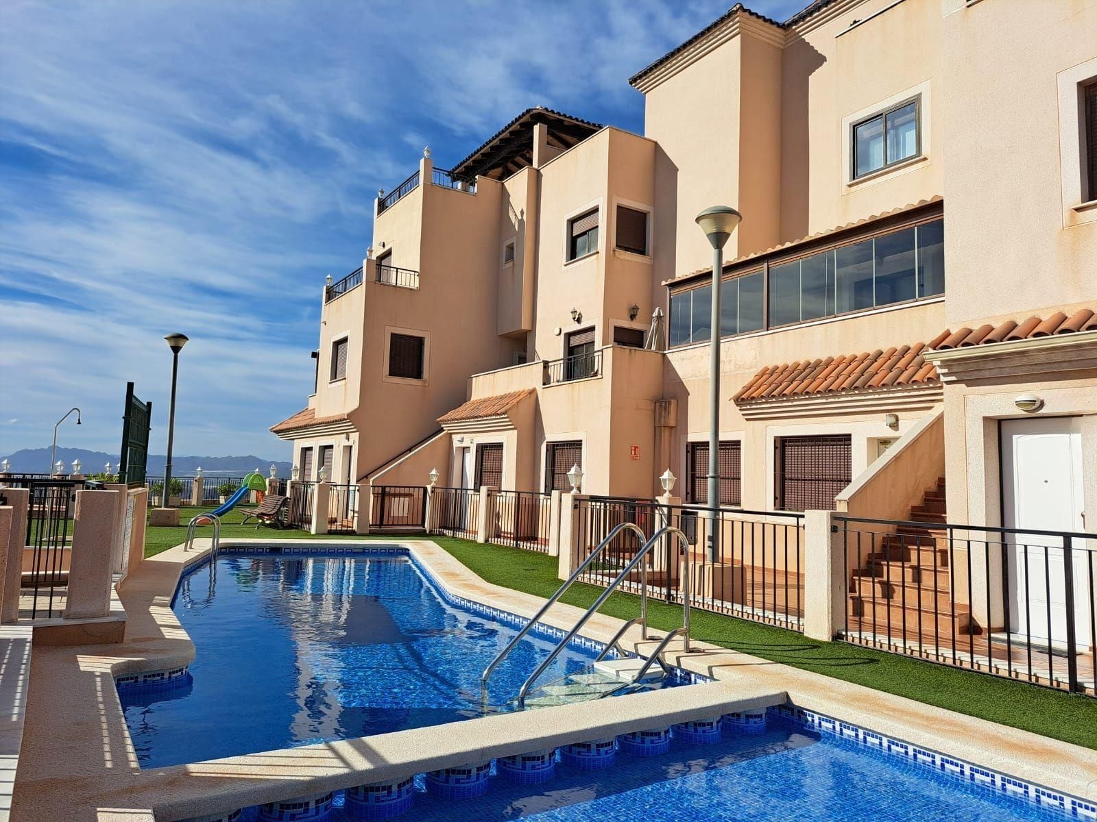 Piscina de Apartament en venda en Águilas amb Calefacció, Terrassa i Piscina comunitària