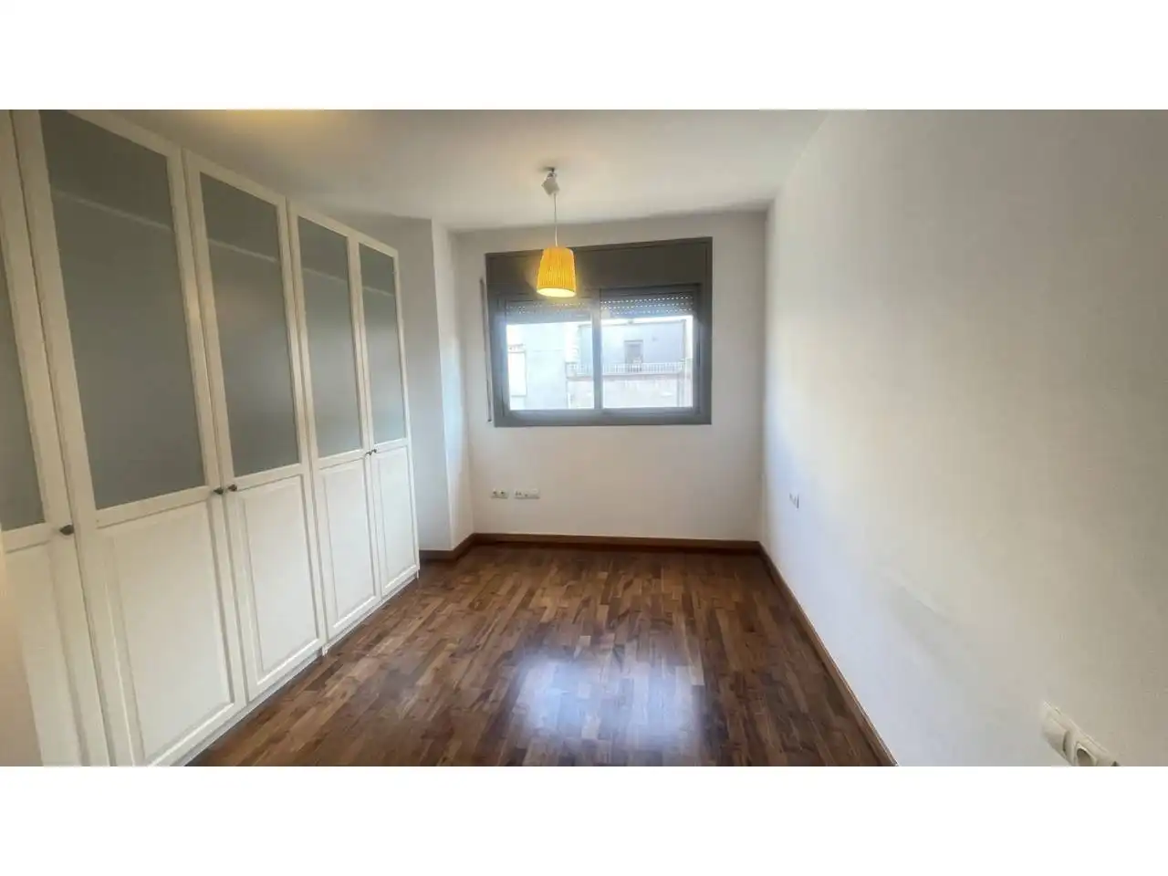 Dormitori de Apartament en venda en Terrassa amb Calefacció