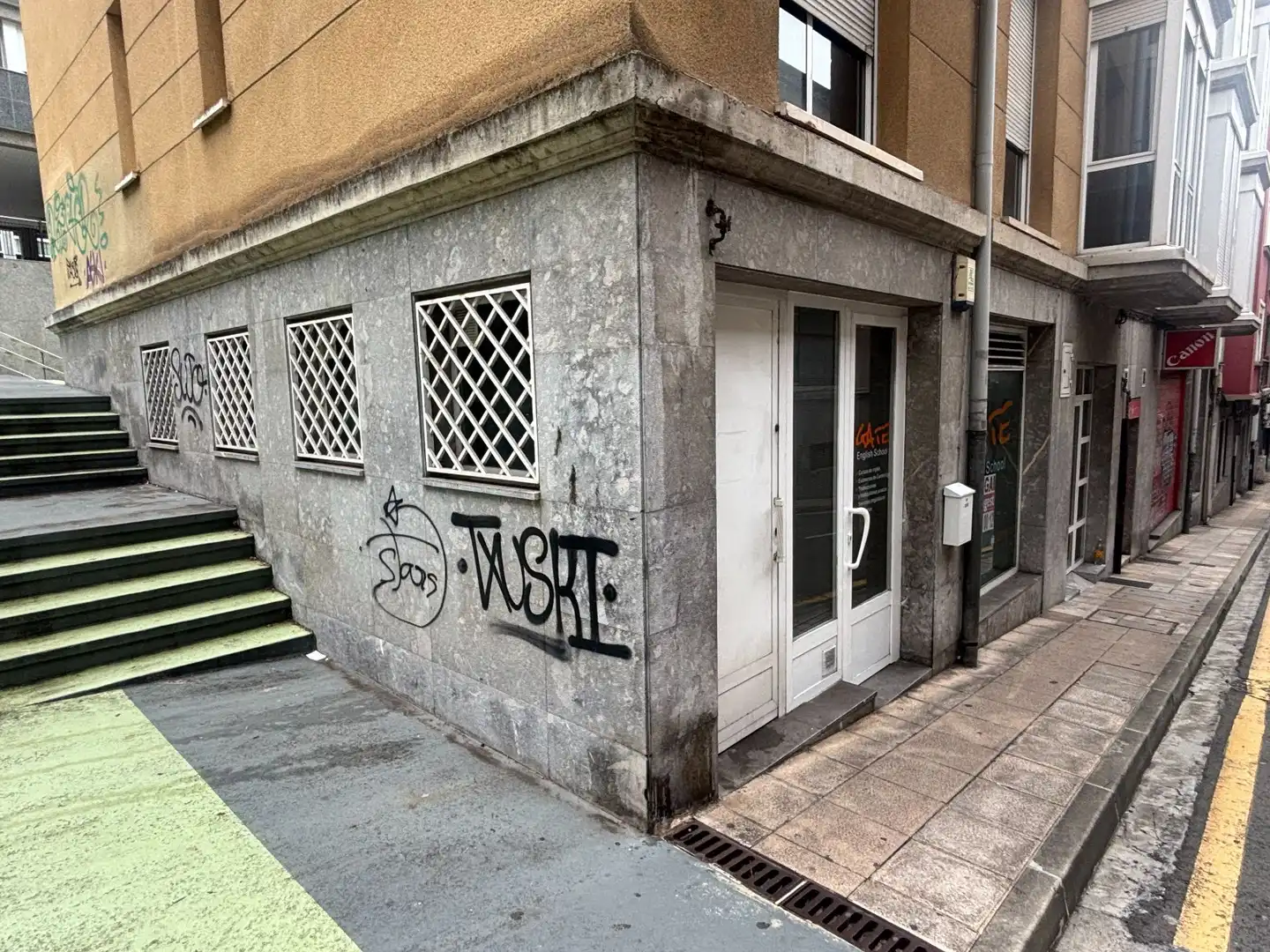 Vista exterior de Local en venta en Eibar